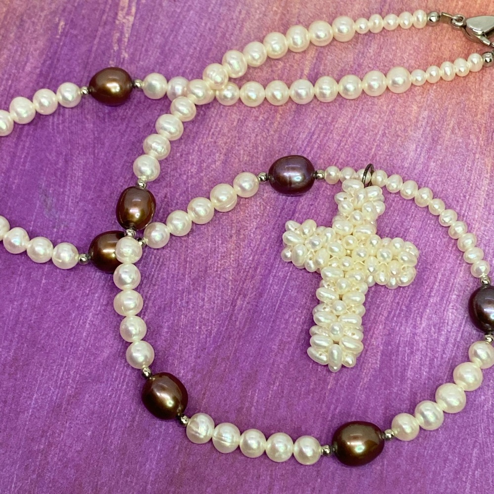 Vintage Lee Sands Baroque Pearl Cross Necklace - Picture 6 of 6